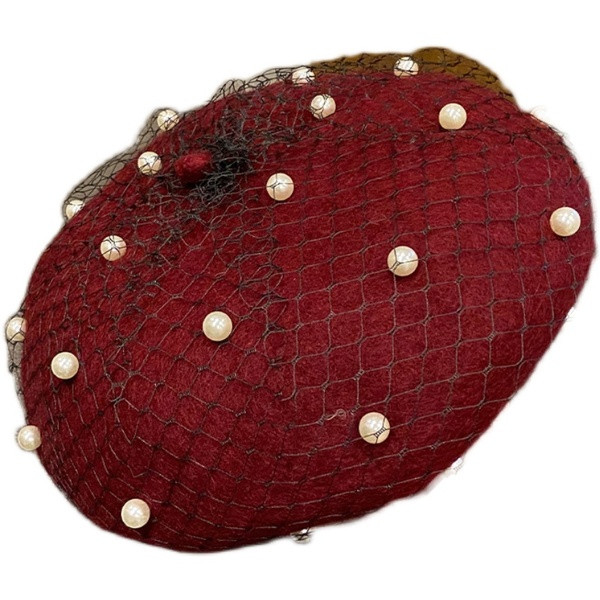 Női barett típusú sapka hálóval és gyöngyökkel