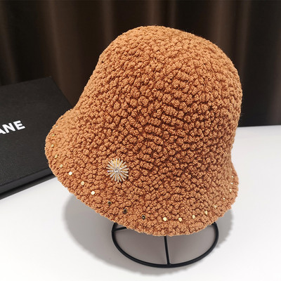 Női gyapjú sapka szegecsekkel több színben