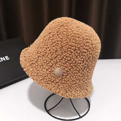 Női gyapjú sapka szegecsekkel több színben