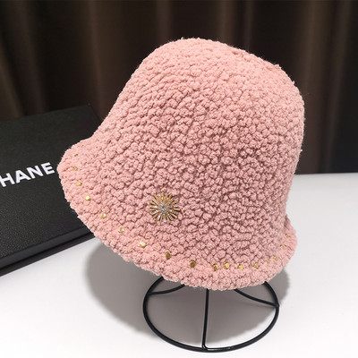 Női gyapjú sapka szegecsekkel több színben