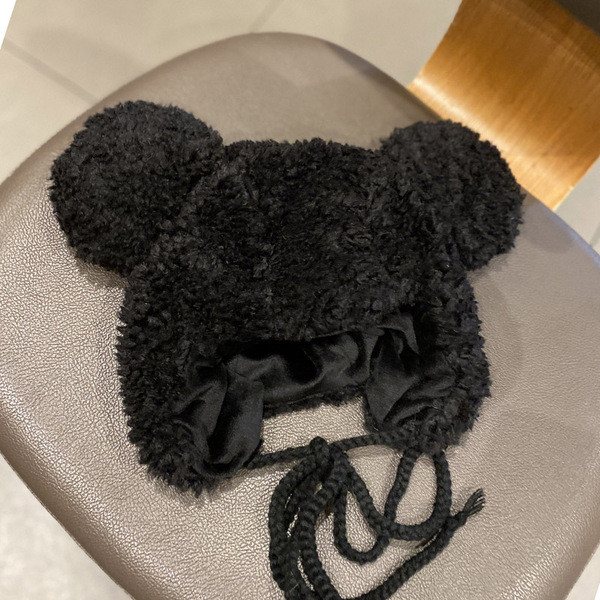 Bolyhos női téli fülvédő nyakkendővel