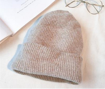 Női kötött sapka sima modell