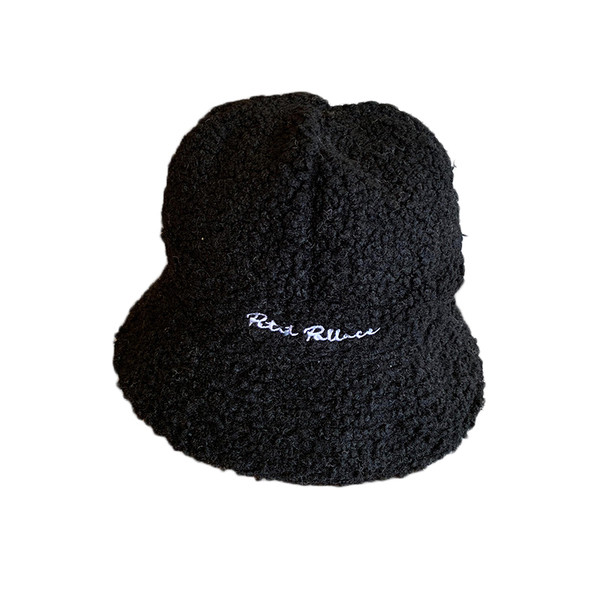 Női pehelysapka hímzéssel