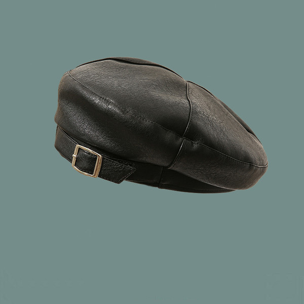 Női bőr sapka csattal - barett típusú