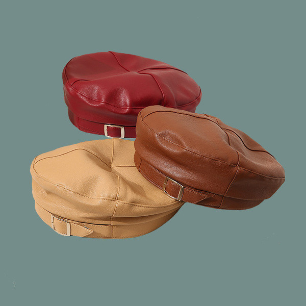 Női bőr sapka csattal - barett típusú