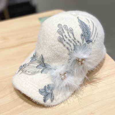 ÚJ Modell női sapka hímzéssel és sapka típusú gyöngyökkel