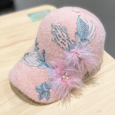 ÚJ Modell női sapka hímzéssel és sapka típusú gyöngyökkel