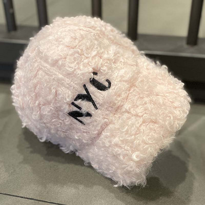 Retro női pehelysapka napellenzővel és hímzéssel