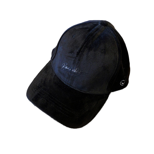 Alkalmi női bársonysapka hímzéssel