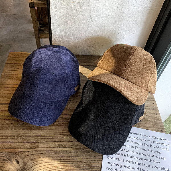 Új modell női sapka napellenzővel és emblémával