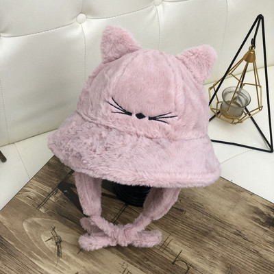 Női pehelysapka 3D elemekkel és hímzéssel