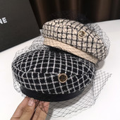 Kockás női sapka retro stílusban két színben