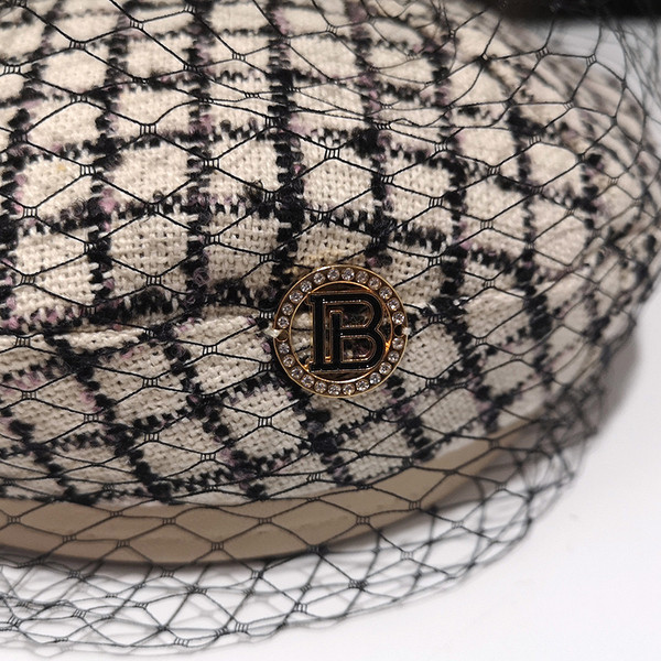 Kockás női sapka retro stílusban két színben