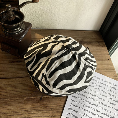 Retro stílusú női sapka állatmintával