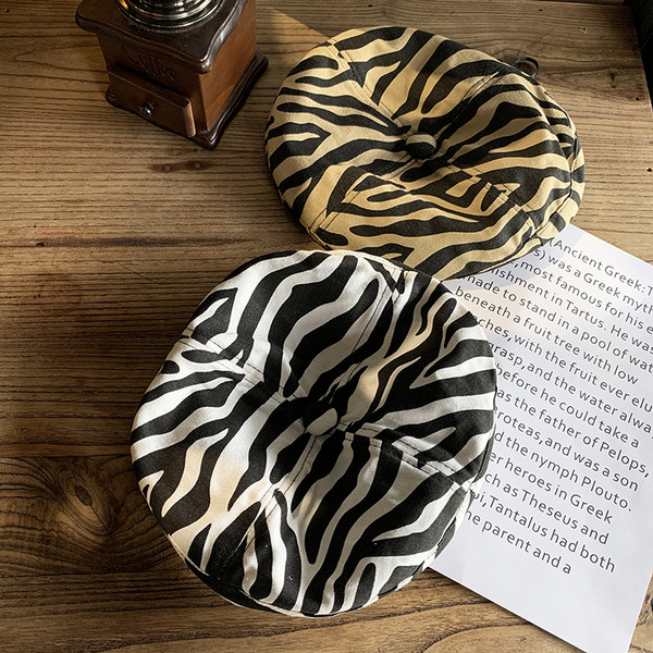 Retro stílusú női sapka állatmintával