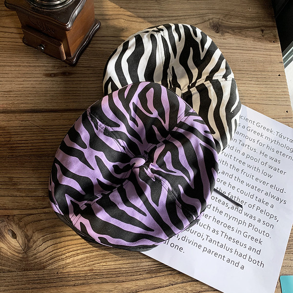 Retro stílusú női sapka állatmintával