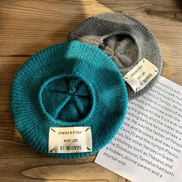 Új modell női kötött sapka emblémával