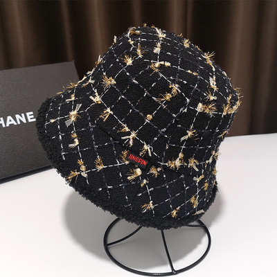 Őszre és télre alkalmas női sapka különböző színekben