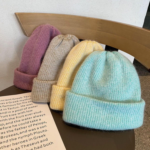 Modern női kötött sapka sima modell