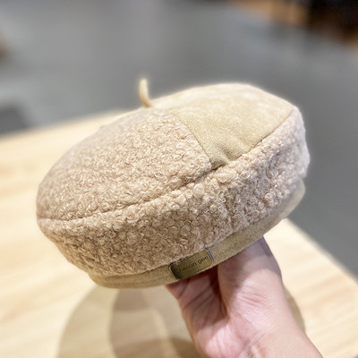 Téli női barett típusú sapka