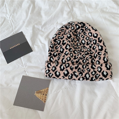 Állatmintás kötött sapka