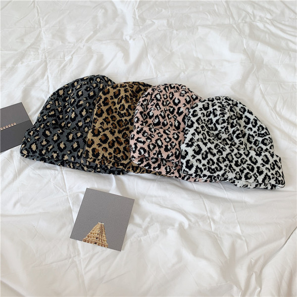 Állatmintás kötött sapka