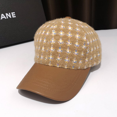 Plüss női sapka napellenzővel több színben