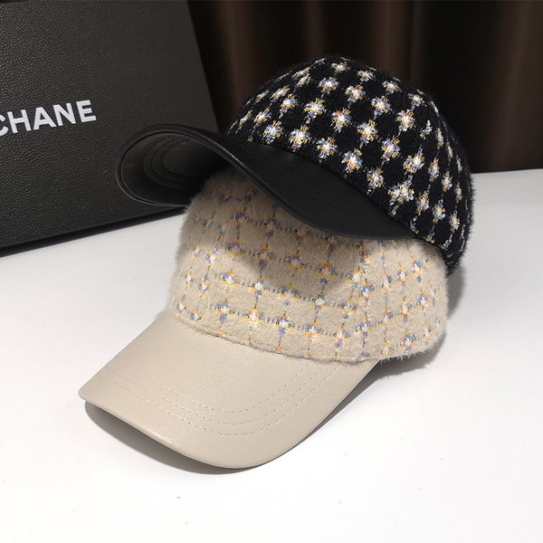 Plüss női sapka napellenzővel több színben