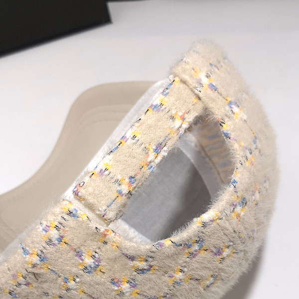 Plüss női sapka napellenzővel több színben