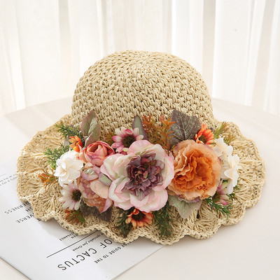 Modern női sapka 3D elemes virágokkal