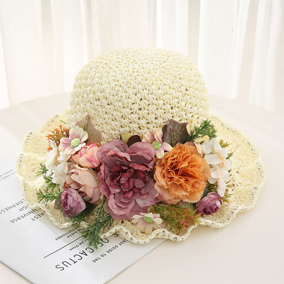 Modern női sapka 3D elemes virágokkal
