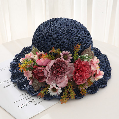 Modern női sapka 3D elemes virágokkal