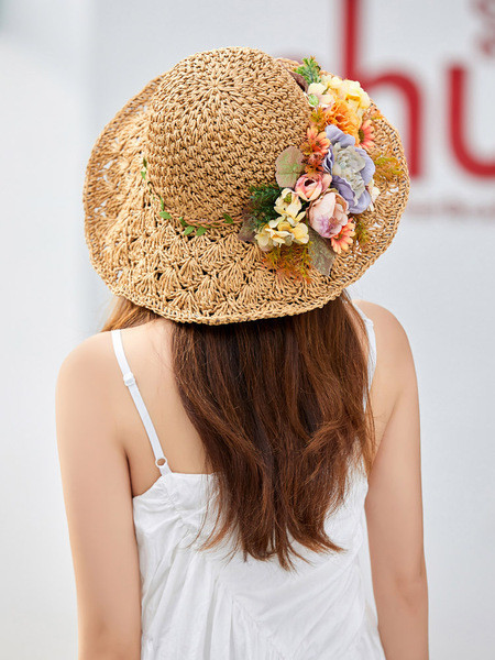 Modern női sapka 3D elemes virágokkal