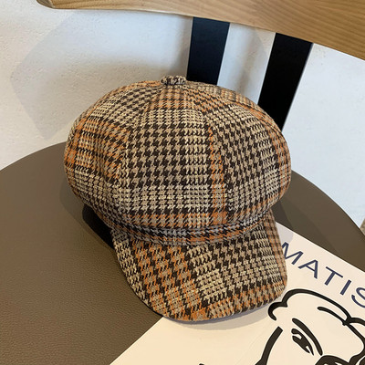 Kockás női sapka típusú barett-retro stílusban