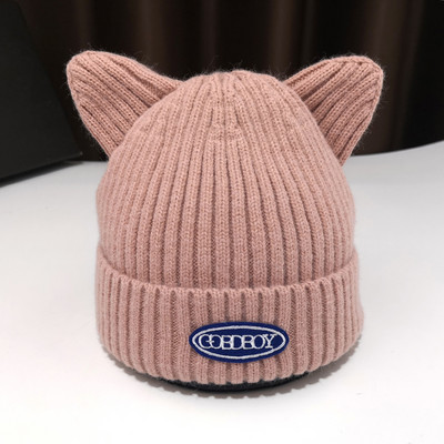 Kötött női sapka 3D elemmel több színben