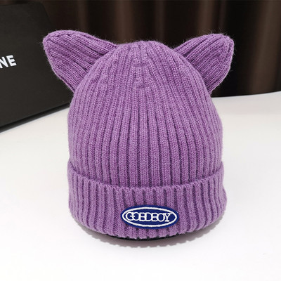 Kötött női sapka 3D elemmel több színben