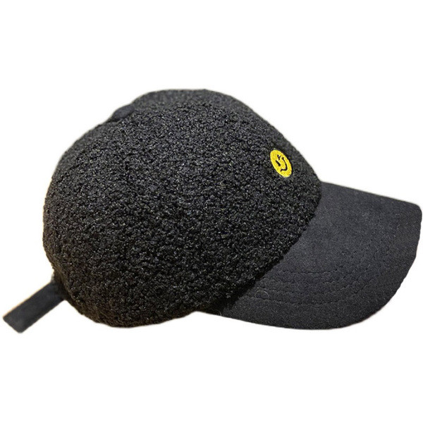 Női alkalmi sapka napellenzővel és hímzéssel