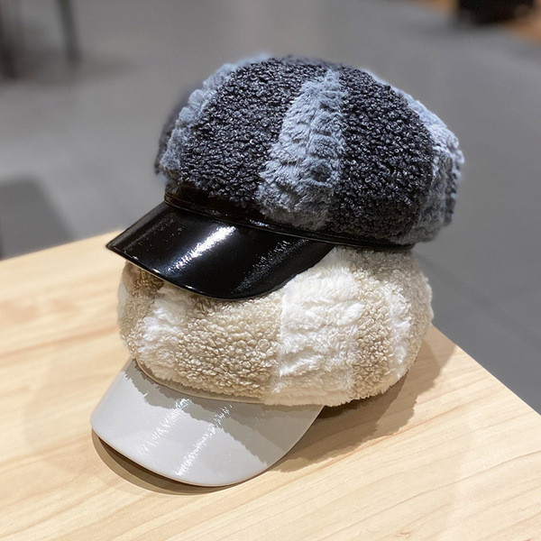 Mindennapi lefelé női kalap