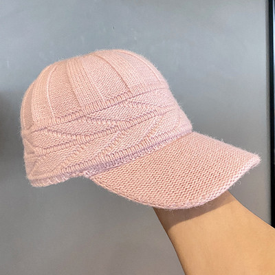 Kötött női sapka napellenzővel - több modell