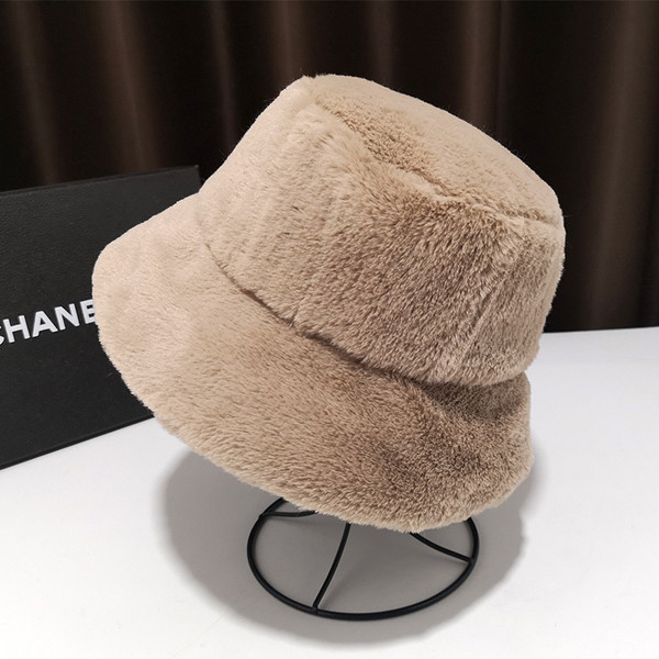 Télre alkalmas plüss női sapka három színben