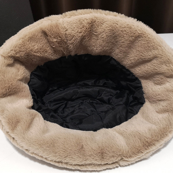 Télre alkalmas plüss női sapka három színben