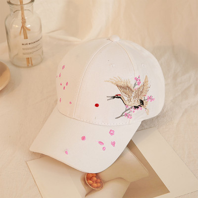 Új modell női sapka napellenzővel és hímzéssel