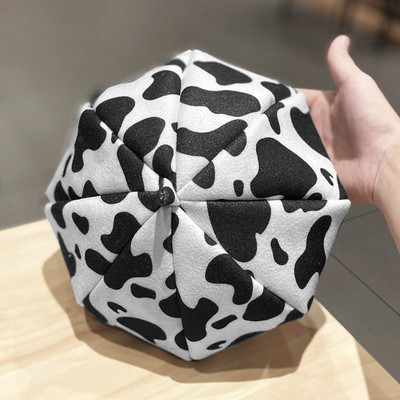 Női sapka leopárdmintás svájcisapka típussal