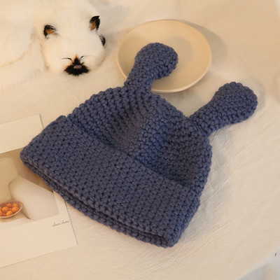 Alkalmi női kötött sapka 3D elemmel