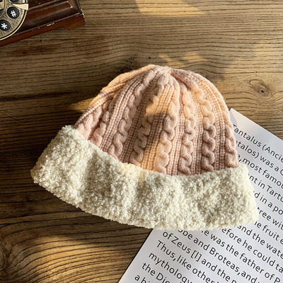 Alkalmi női kötött sapka pehelytal