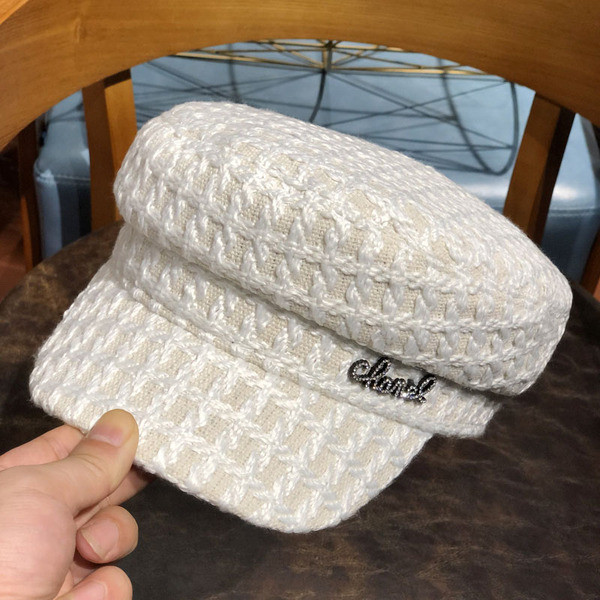 Modern női sapka típusú sapka felirattal