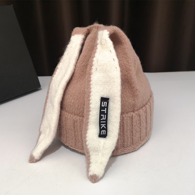 Kötött női sapka 3D elemmel, különböző színekben