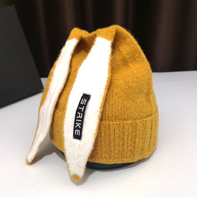 Kötött női sapka 3D elemmel, különböző színekben