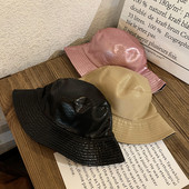 Új modell női sapka öko bőrből - tiszta modell