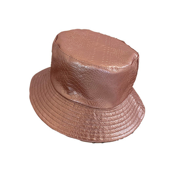 Új modell női sapka öko bőrből - tiszta modell